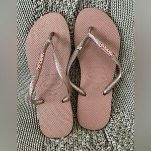 Havaianas Rose Gold w/crystal EUC worn only a few times